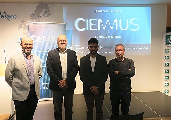 Los organizadores de CienMus, en el Parque de las Ciencias.
