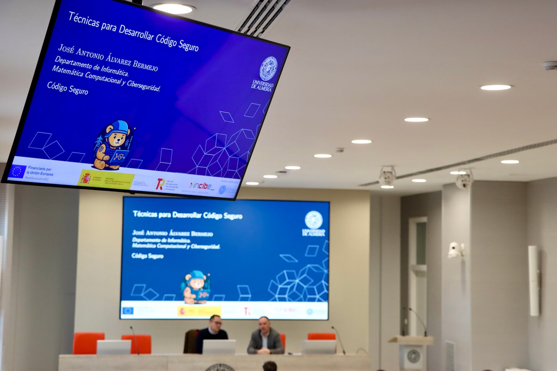 Un momento de la jornada sobre ciberseguridad.