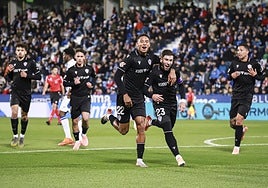 Chirino y Embarba celebran el primer gol en otro partido de una buena lectura para sacarlo