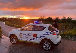 Un vehículo de la Policía Local de La Zubia.