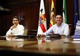 Óscar Liria y Javier Aureliano García tras aprobar el 'Programa Acelera', en 2020.