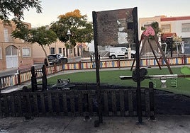 Estado del parque infantil de Loma Cabrera.