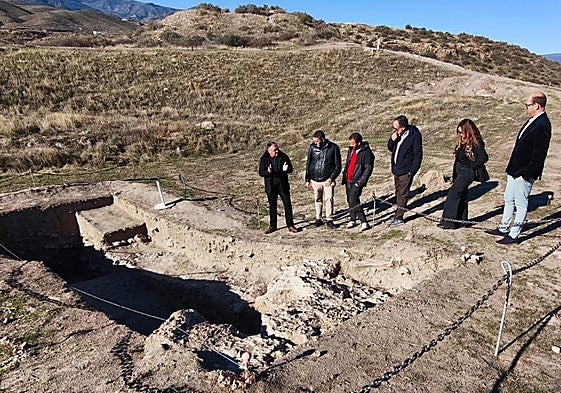 La 'Tumba de la chilena' de Los Millares desvela los restos de más 35 individuos