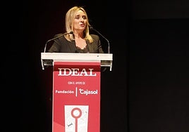 La alcaldesa de Granada, Marifrán Carazo, en el encuentro de IDEAL.