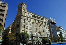 Teatro Isabel la Católica.