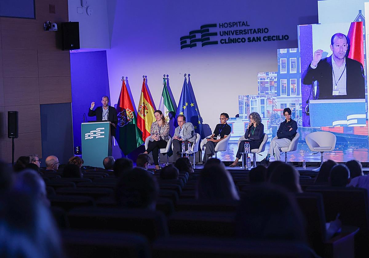 Simposium en el hospital Clínico San Cecilio.