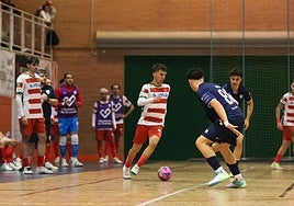 Una acción del último partido en el Núñez Blanca del equipo.
