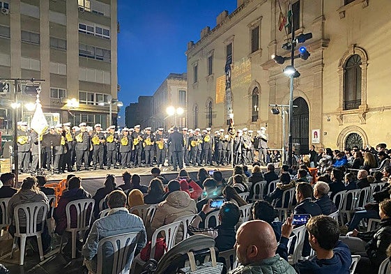 Momento de la actuación de la banda de Vélez Málaga.