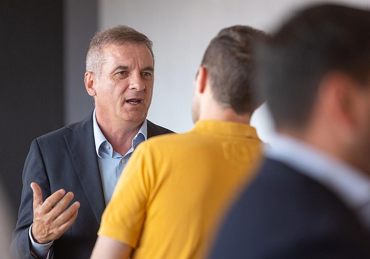 Miguel Melgar, durante el desayuno informativo tras el pasado mercado de verano.