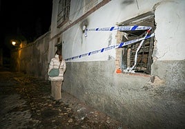 La casa incendiada en la calle Guinea, en el Albaicín.