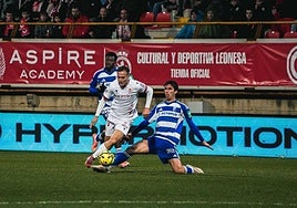 Manu Lama se ve rebasado por Tresaco.