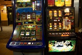 Condenados dos salones de juegos de Linares por permitir la entrada a un ludópata que lo tenía prohibido