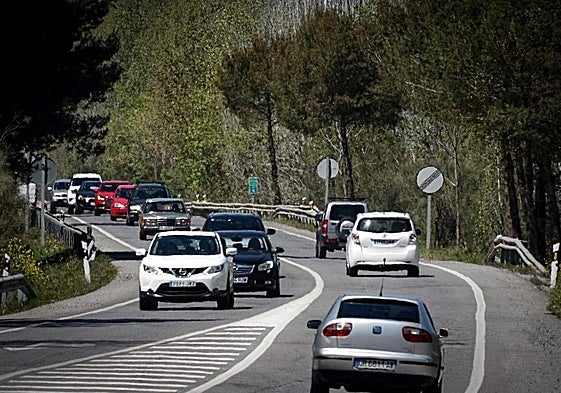 A la carretera de Sierra Nevada se le estabilizarán taludes y se le añadirán servicios como aparcamientos y miradores.