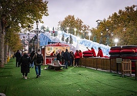 Las bellas imágenes de una Granada otoñal que ya vive la Navidad