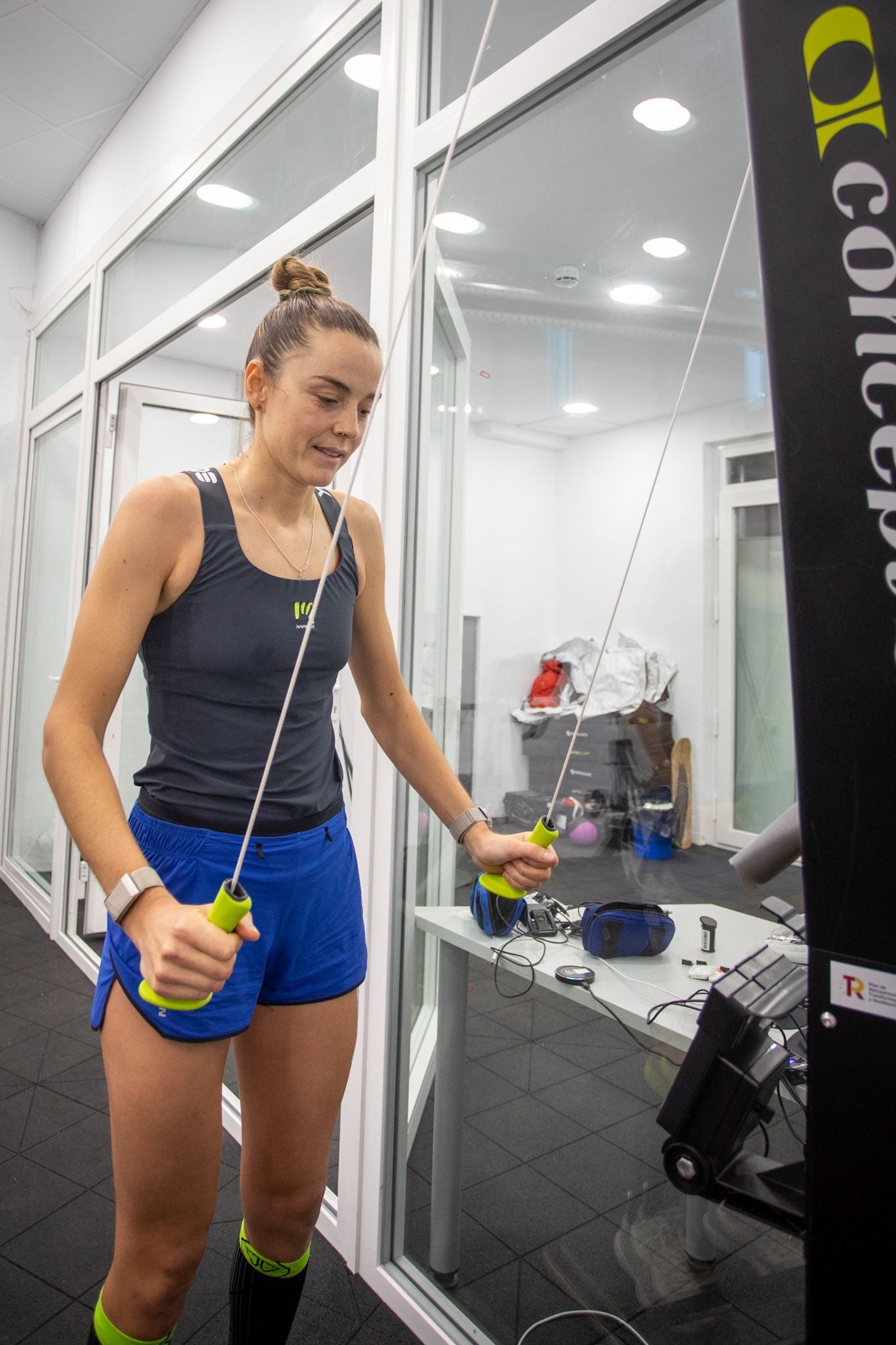 Ana Alonso se machaca en la sala de hipoxia del CAR.