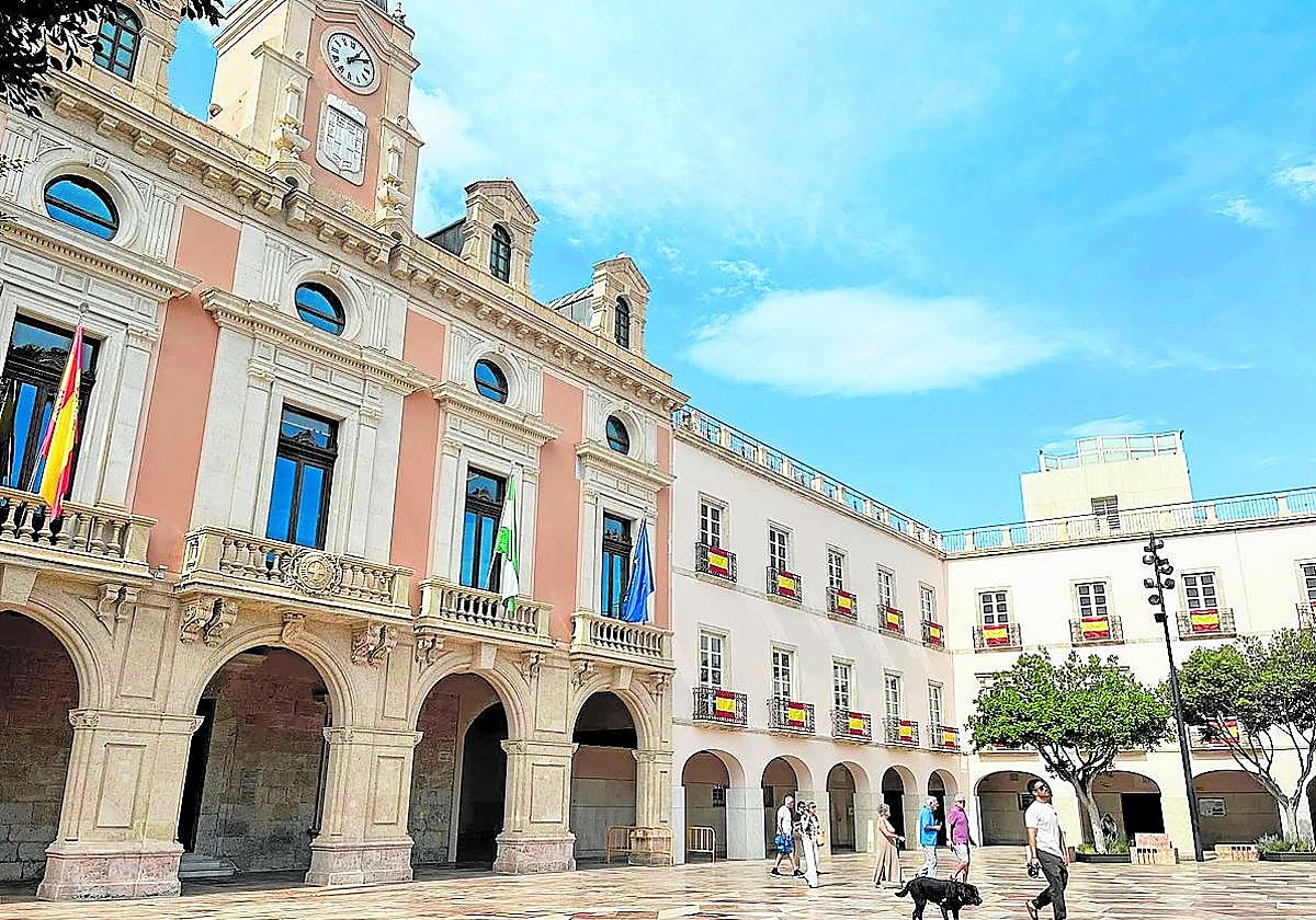 La mitad de los ayuntamientos de Almería aumentó salarios tras los comicios de 2023