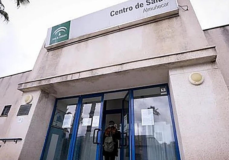 Agreden a dos médicos en los centros de salud de Motril y Almuñécar