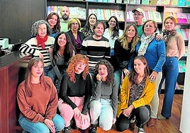 Parte del equipo de la editorial GEU.