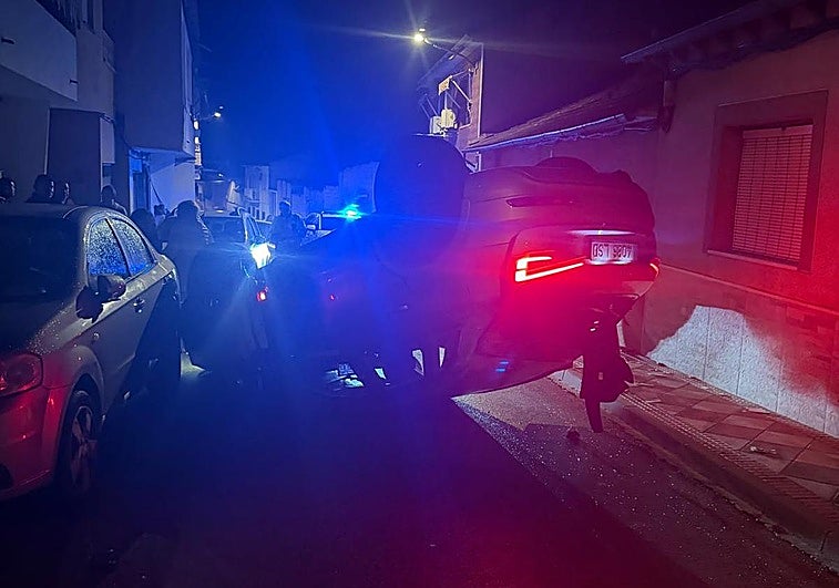 Estadod el coche tras chocar en Atarfe.