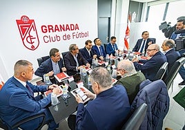 Primera sesión del nuevo consejo asesor del Granada CF, en la Ciudad Deportiva.