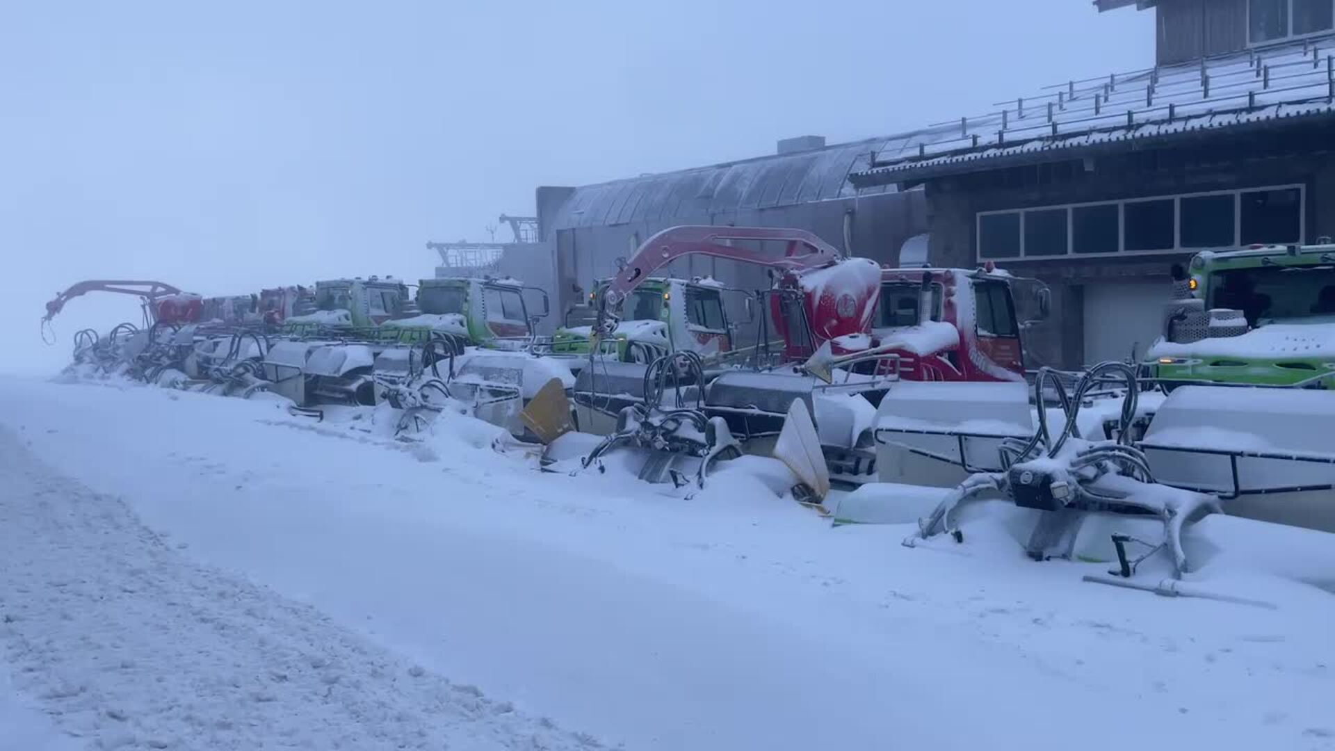 Sierra Nevada recibe entre 5 y 10 centímetros de nieve