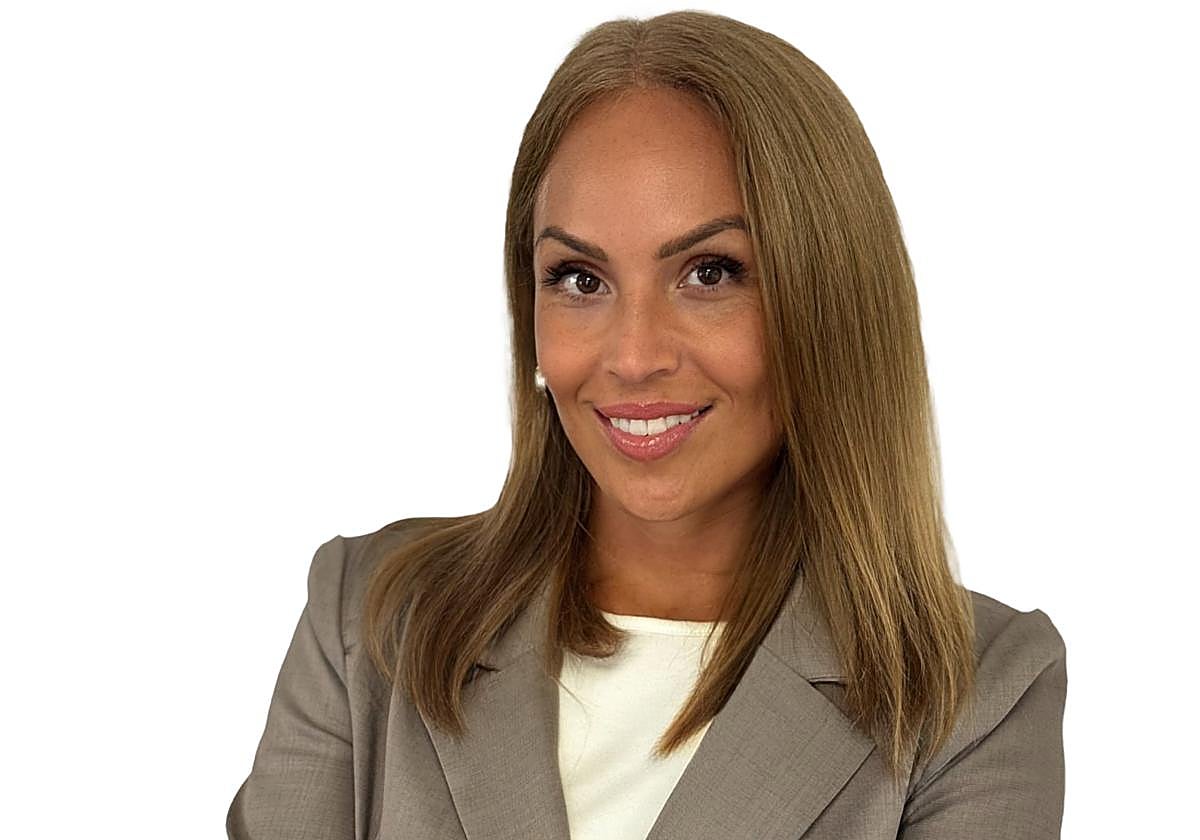 María Eugenia García Rubiño toma posesión como decana de la Facultad de Farmacia de la UGR