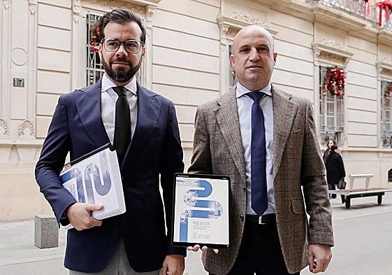 El diputado de Economía, Álvaro Izquierdo, y el presidente de Diputación, José Antonio García Alcaína.