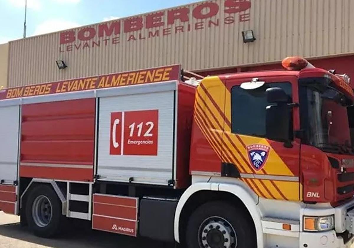 Rescatan a un hombre fallecido tras caer su coche a una acequia sin agua en Oria