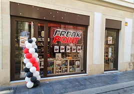 Escaparate del nuevo establecimiento en la calle de las Tiendas.