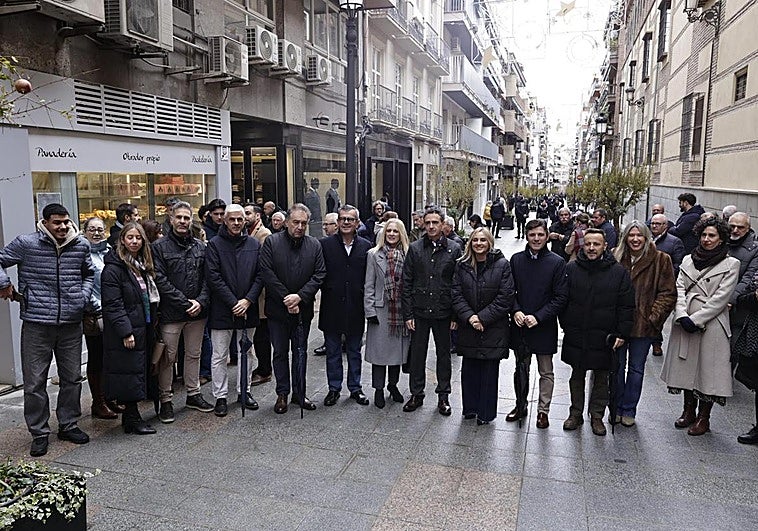 San Antón reabre con más espacio peatonal y nuevas jardineras