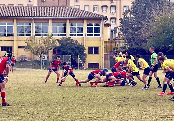 El Universidad superó al líder Marbella contra pronóstico y con claridad.