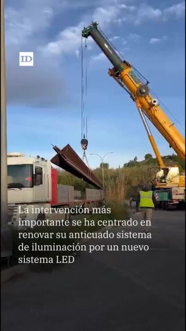 El obelisco de Motril luce en la nueva rotonda del Camino de las Ventillas tras las labores de mantenimiento