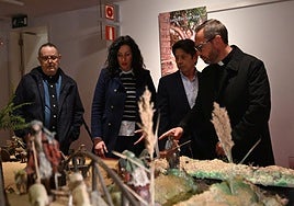 Visita inaugural del Belén ubicado en el Museo de la Guitarra.