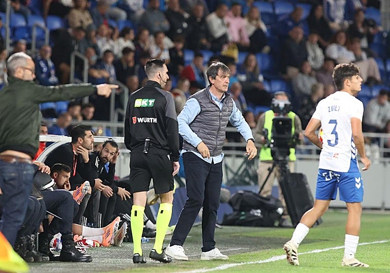 Pacheta prueba el sistema con Arnaiz de referencia en la segunda mitad