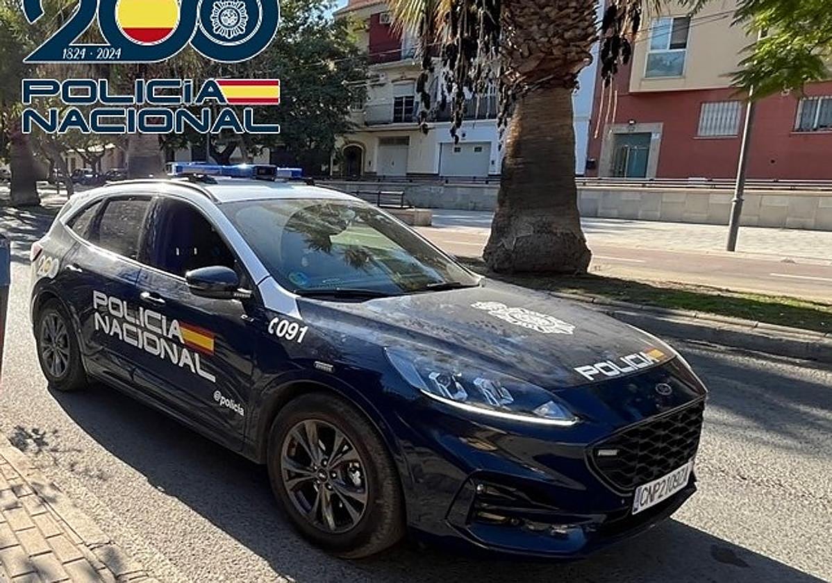 Sorprenden a dos hombres robando en un concesionario de Granada
