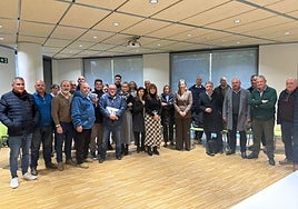 Representantes de los sindicatos, de la patronal y del Sercla tras alcanzar un acuerdo para el convenio del manipulado.