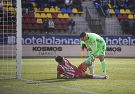 Bonini tendido en el suelo tras lesionarse
