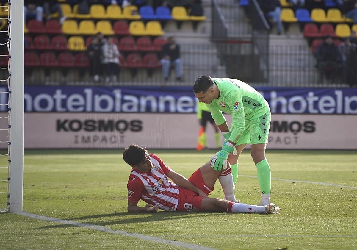 Bonini tendido en el suelo tras lesionarse