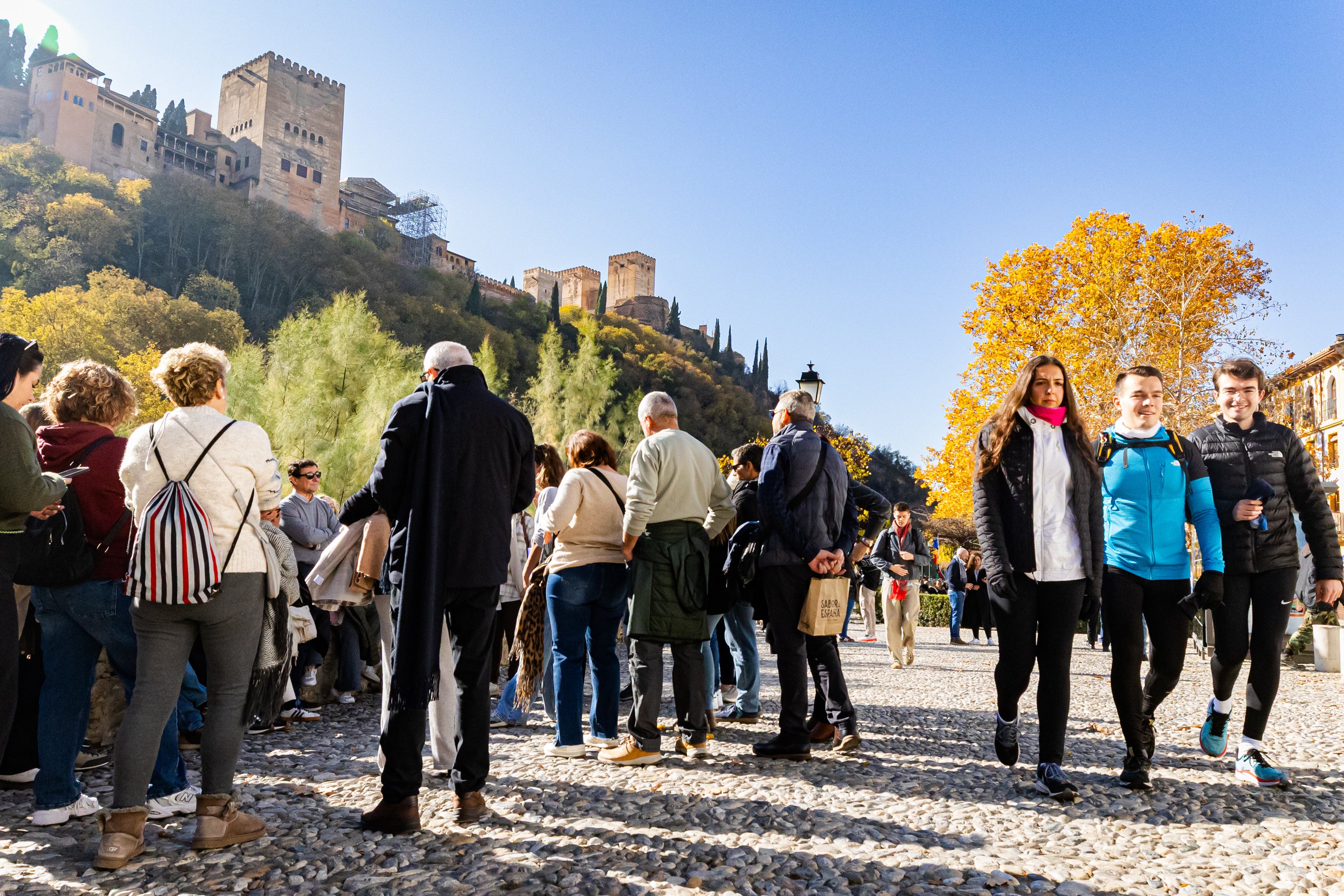 Ambientazo en las calles de Granada