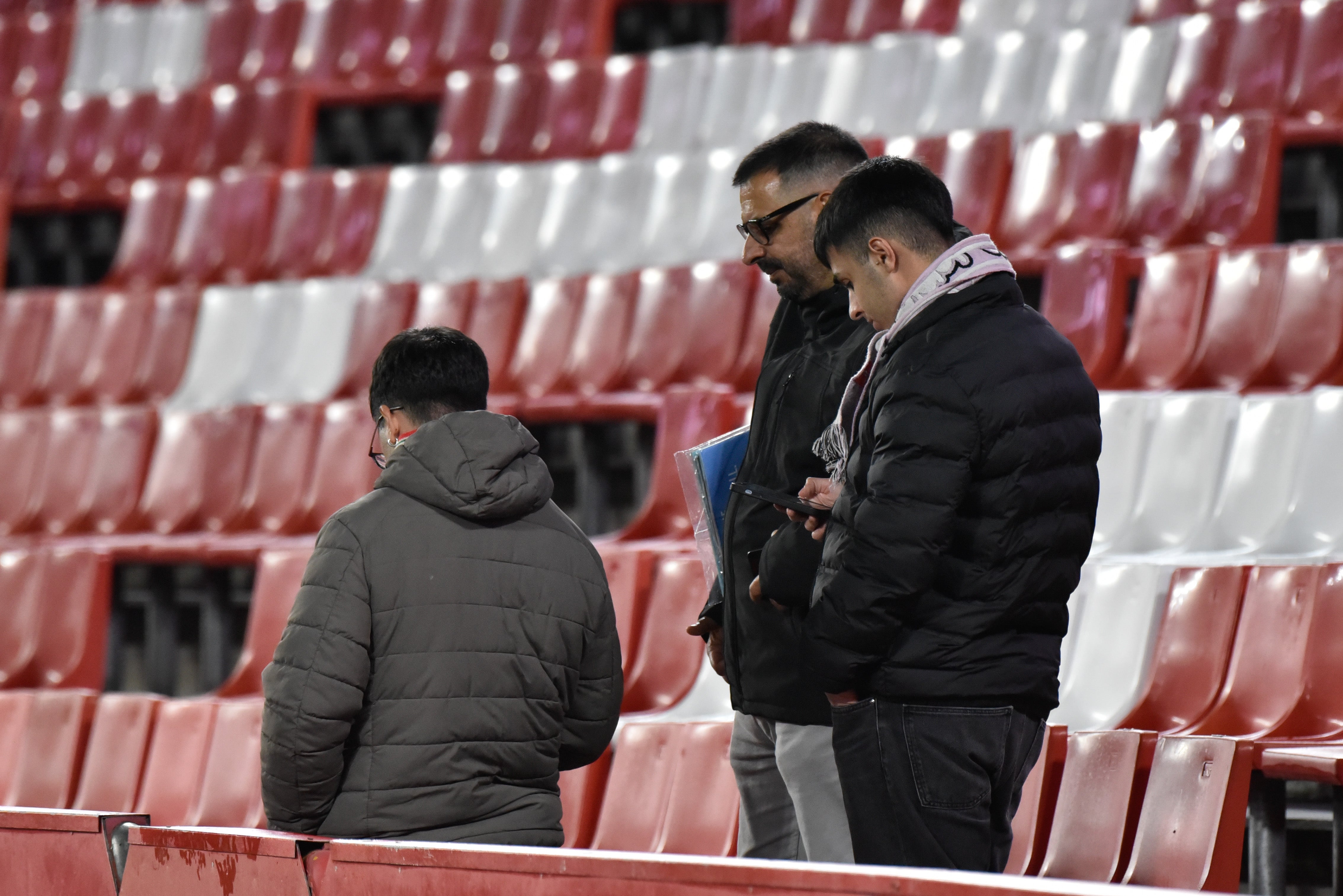 Encuéntrate en la grada del Granada-Ceuta