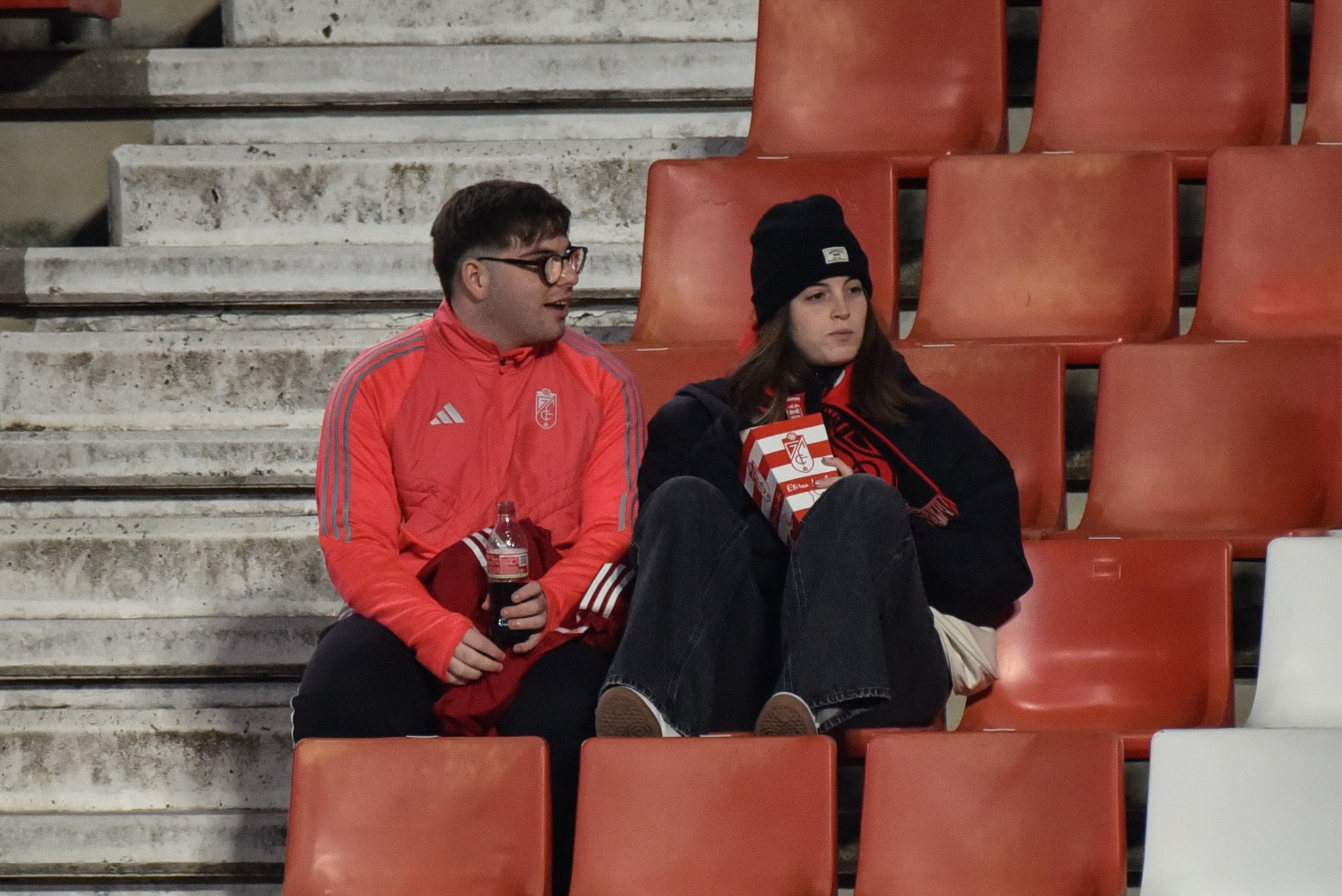 Encuéntrate en la grada del Granada-Ceuta