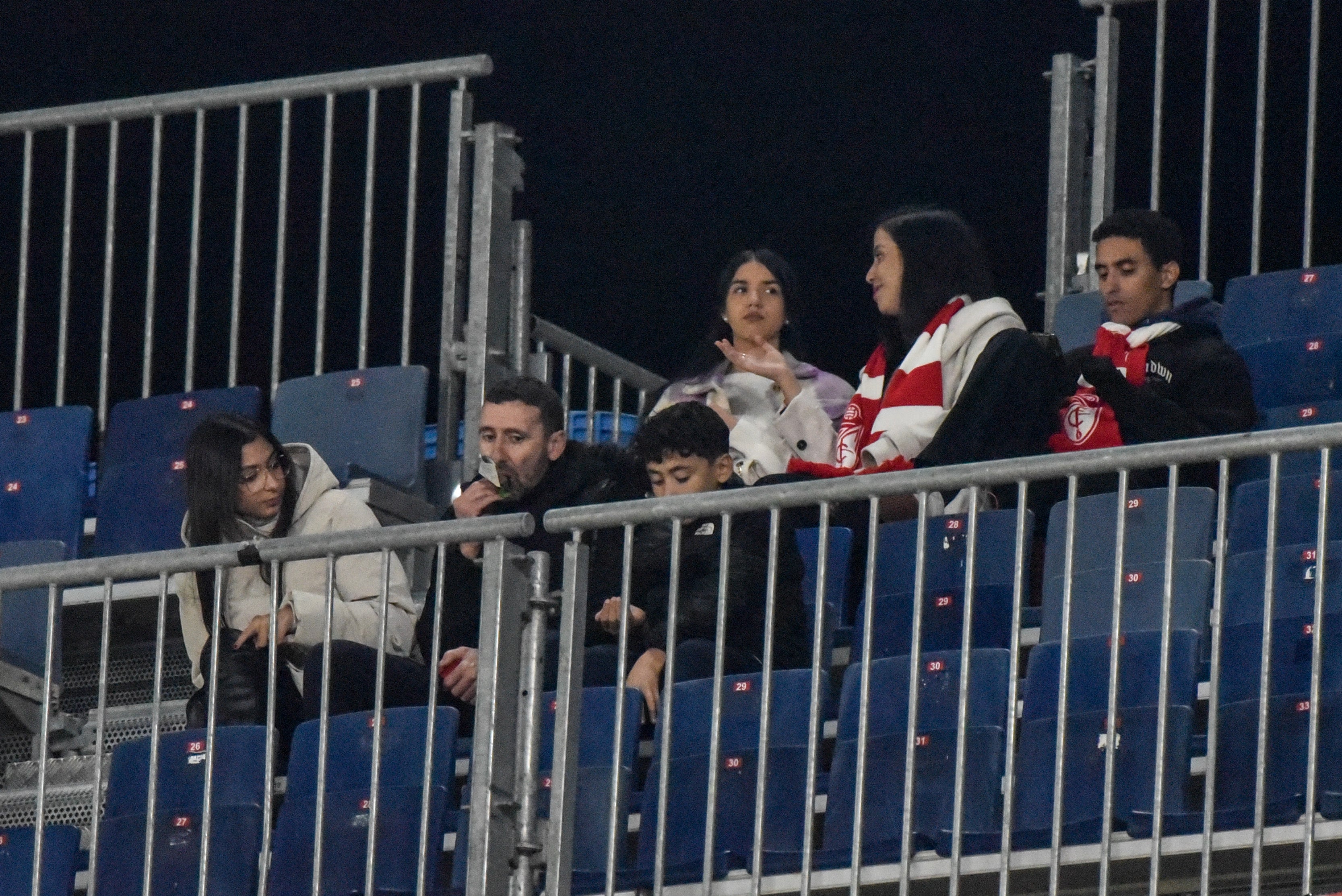 Encuéntrate en la grada del Granada-Ceuta