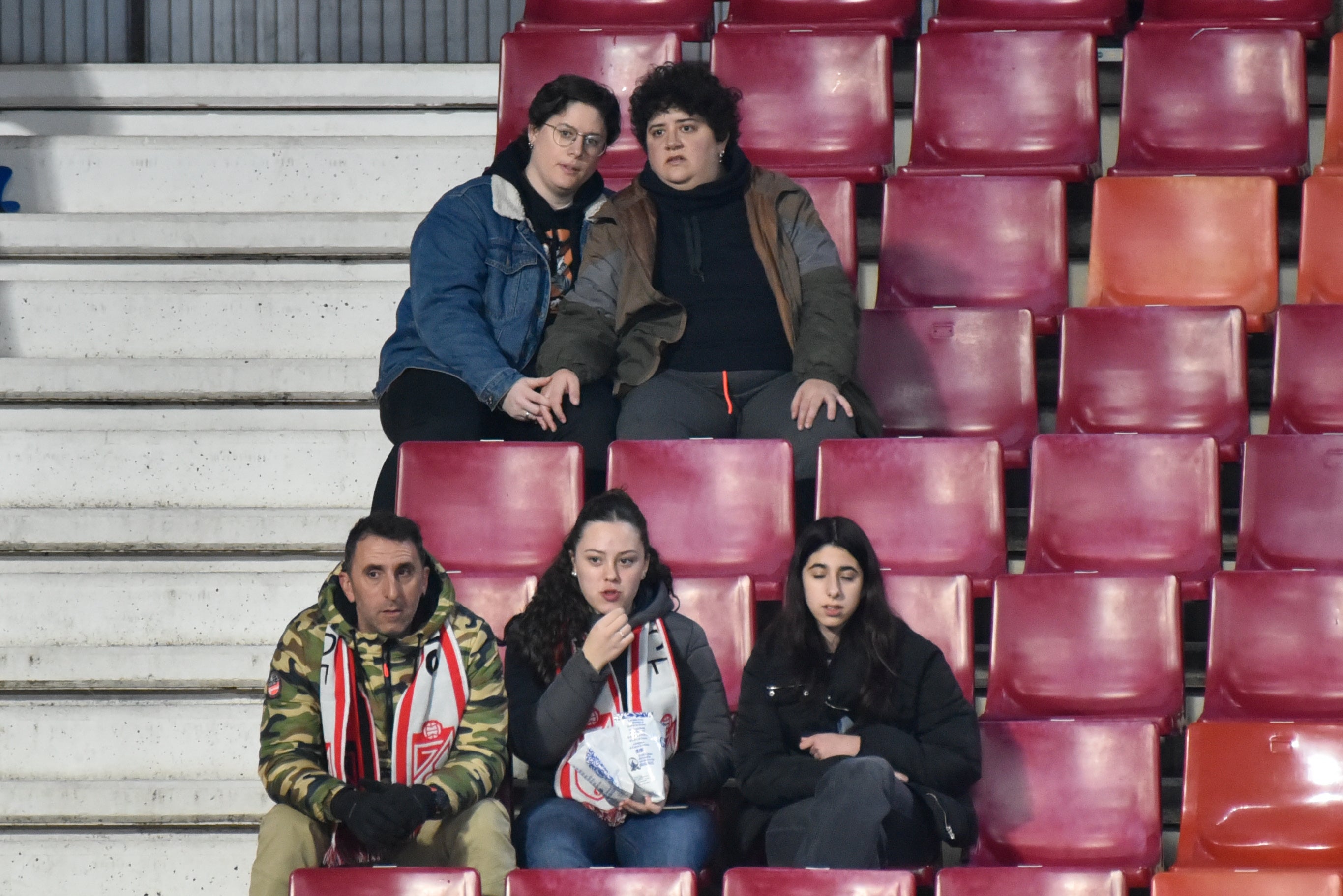 Encuéntrate en la grada del Granada-Ceuta