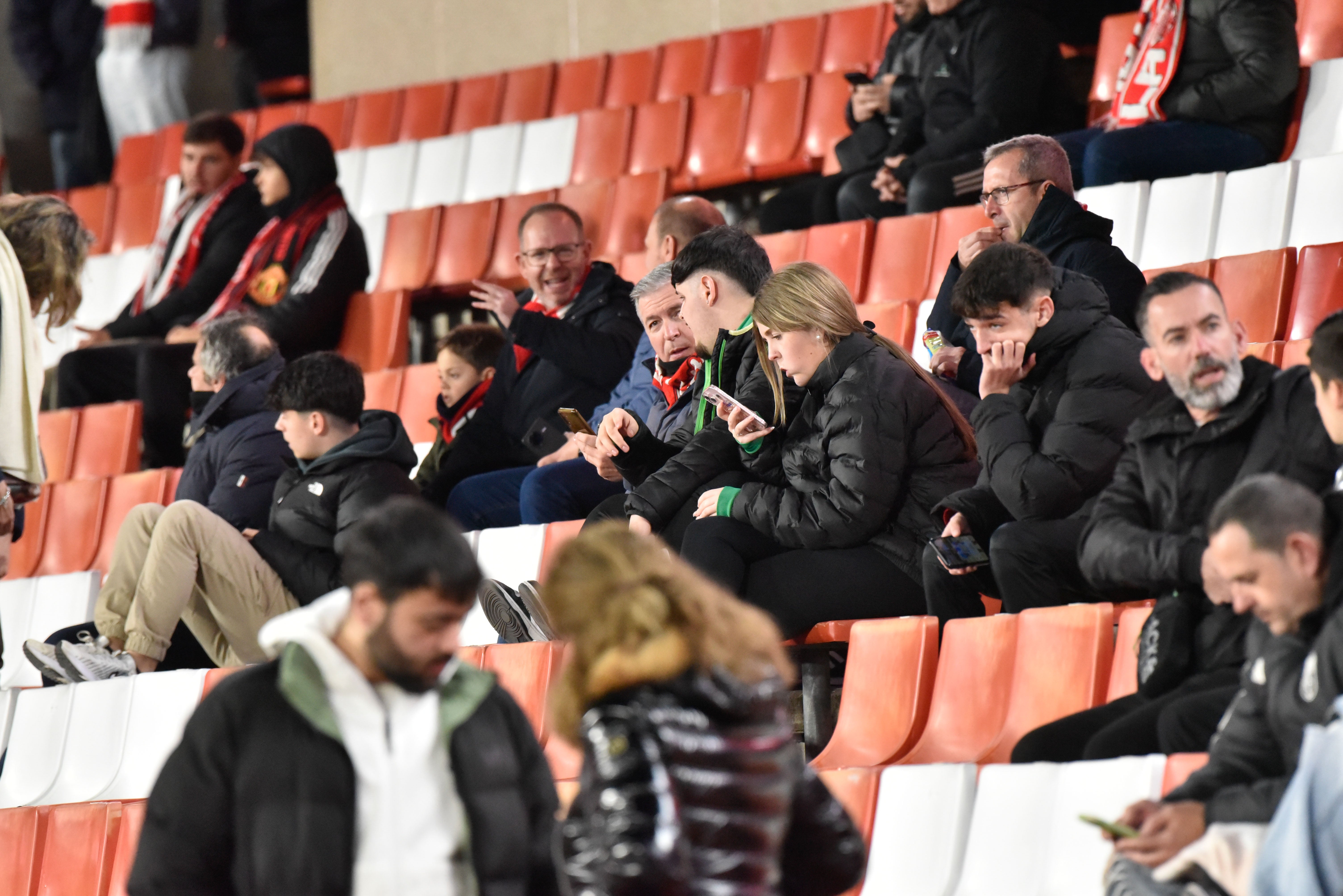 Encuéntrate en la grada del Granada-Ceuta