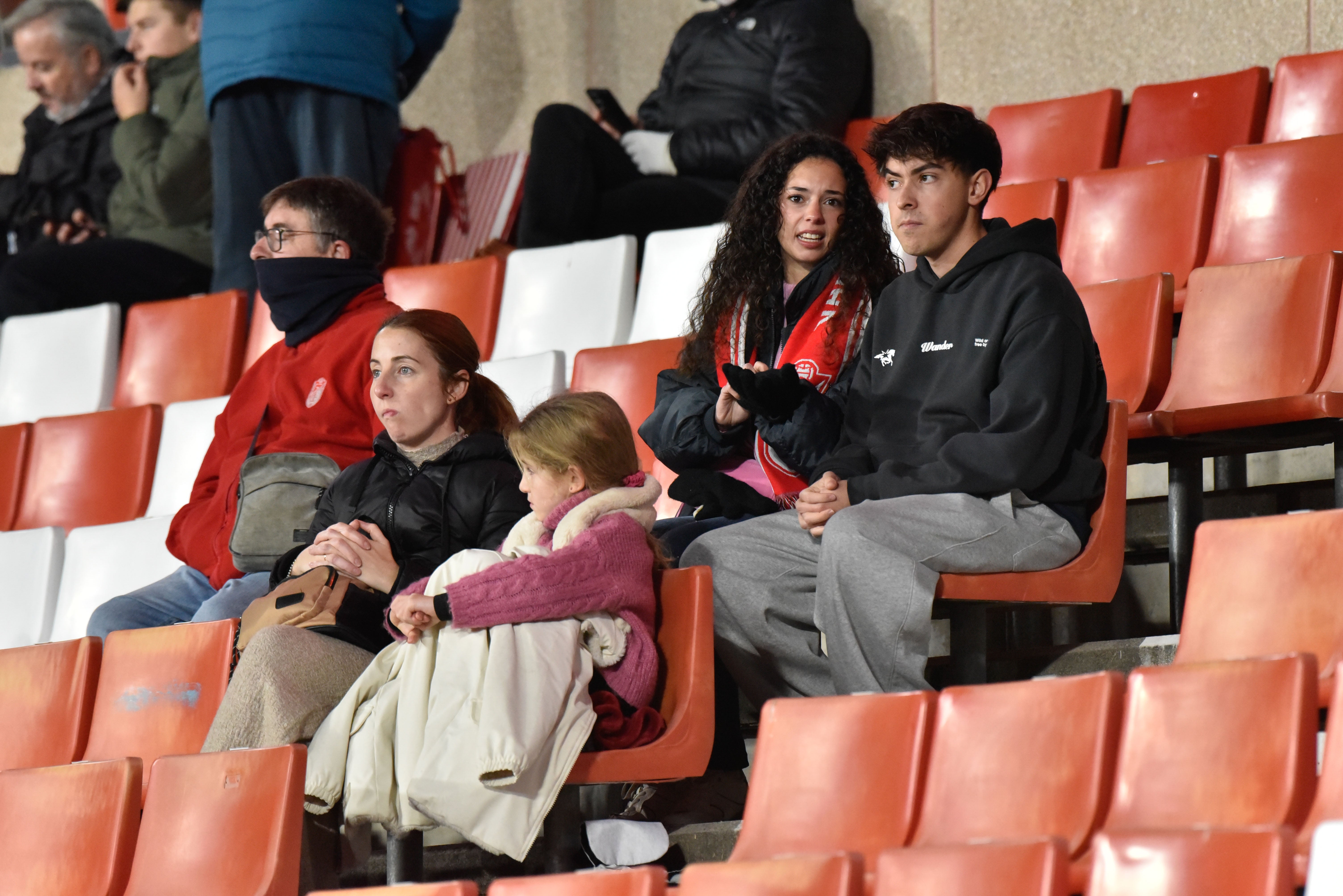 Encuéntrate en la grada del Granada-Ceuta
