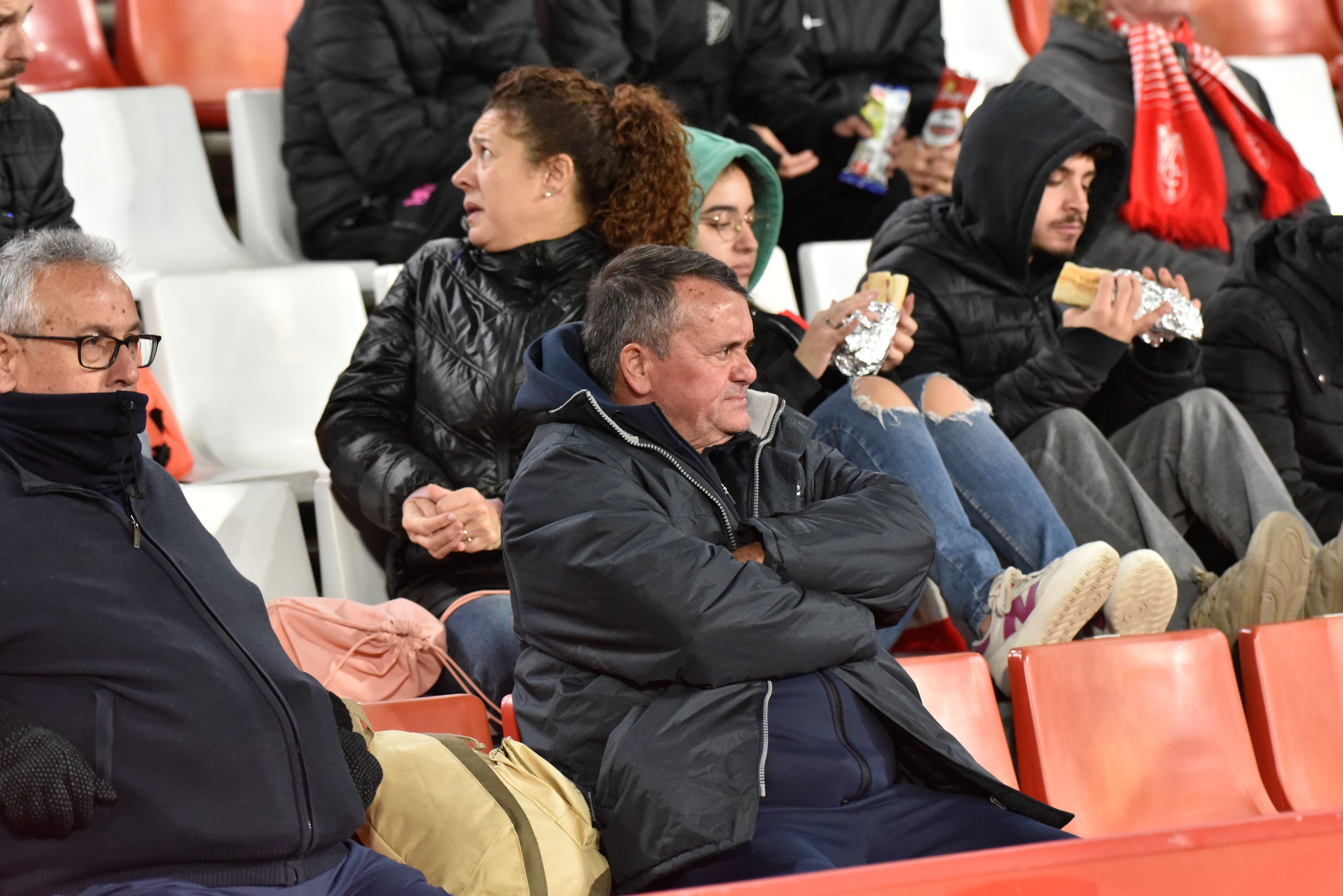 Encuéntrate en la grada del Granada-Ceuta