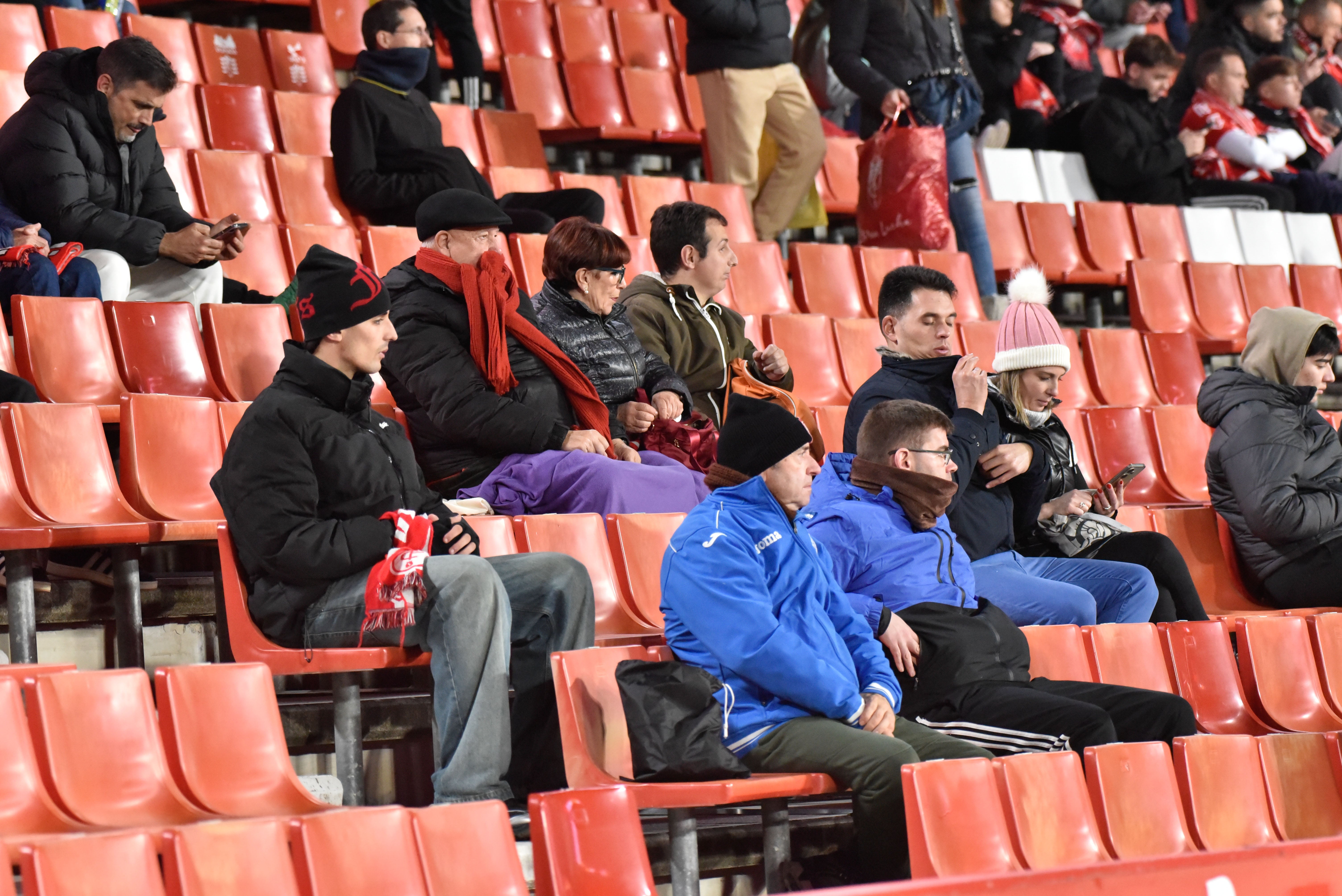 Encuéntrate en la grada del Granada-Ceuta