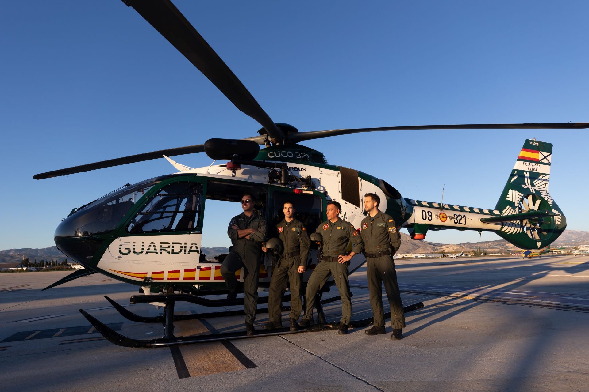 De Los Cármenes a Sierra Nevada: así se ve Granada desde el aire en helicóptero