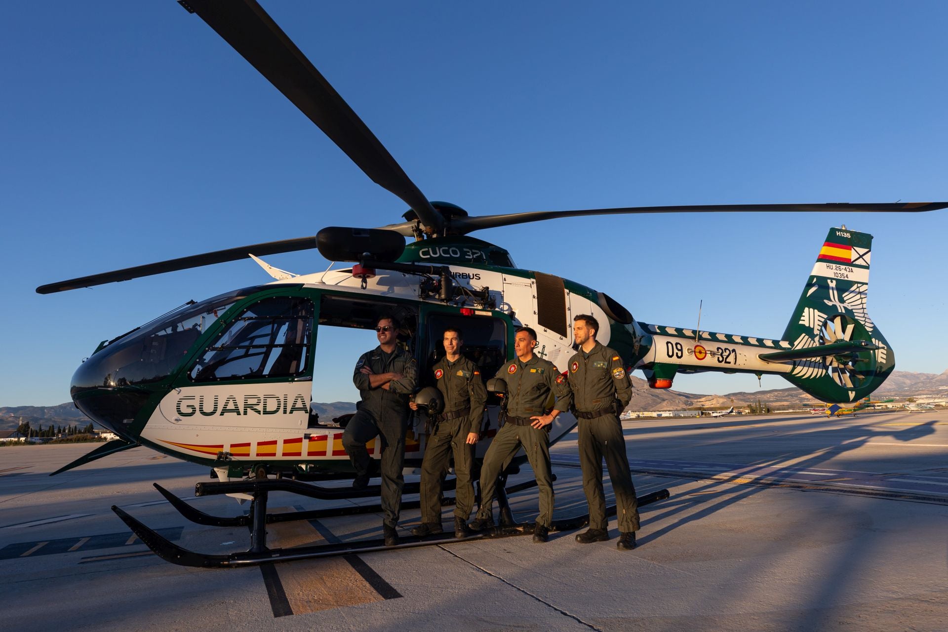 De Los Cármenes a Sierra Nevada: así se ve Granada desde el aire en helicóptero