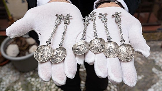 La colección de cucharillas holandesas de plata, labradas con exquisita técnica, serán expuestas en el Museo Sefardí del Realejo.